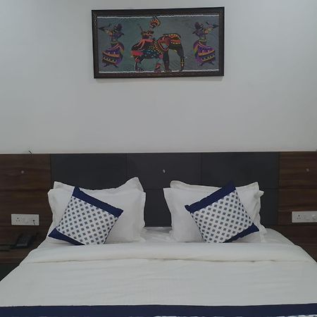 Kds Residency Hotel Greater Noida Exterior photo