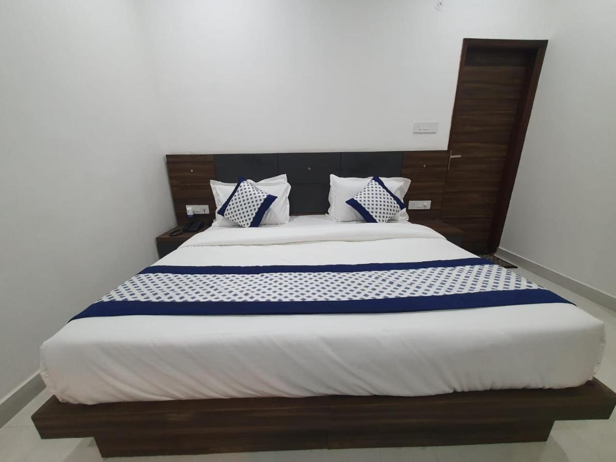 Kds Residency Hotel Greater Noida Exterior photo
