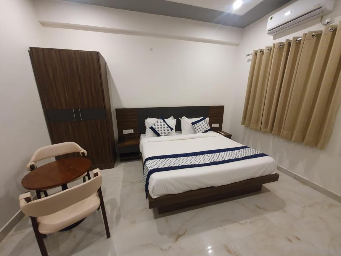 Kds Residency Hotel Greater Noida Exterior photo
