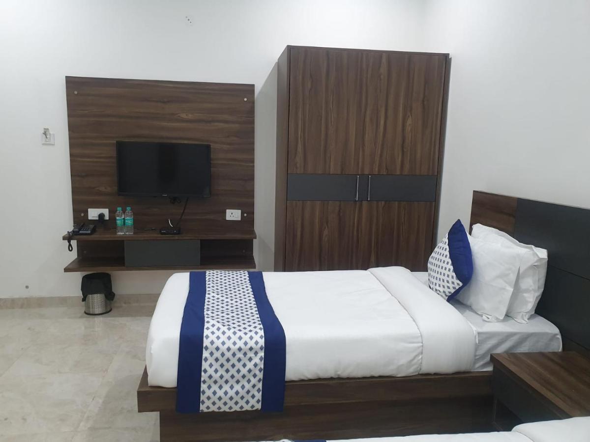 Kds Residency Hotel Greater Noida Exterior photo