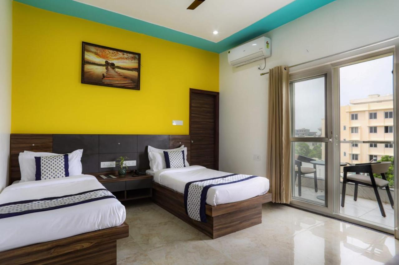 Kds Residency Hotel Greater Noida Exterior photo