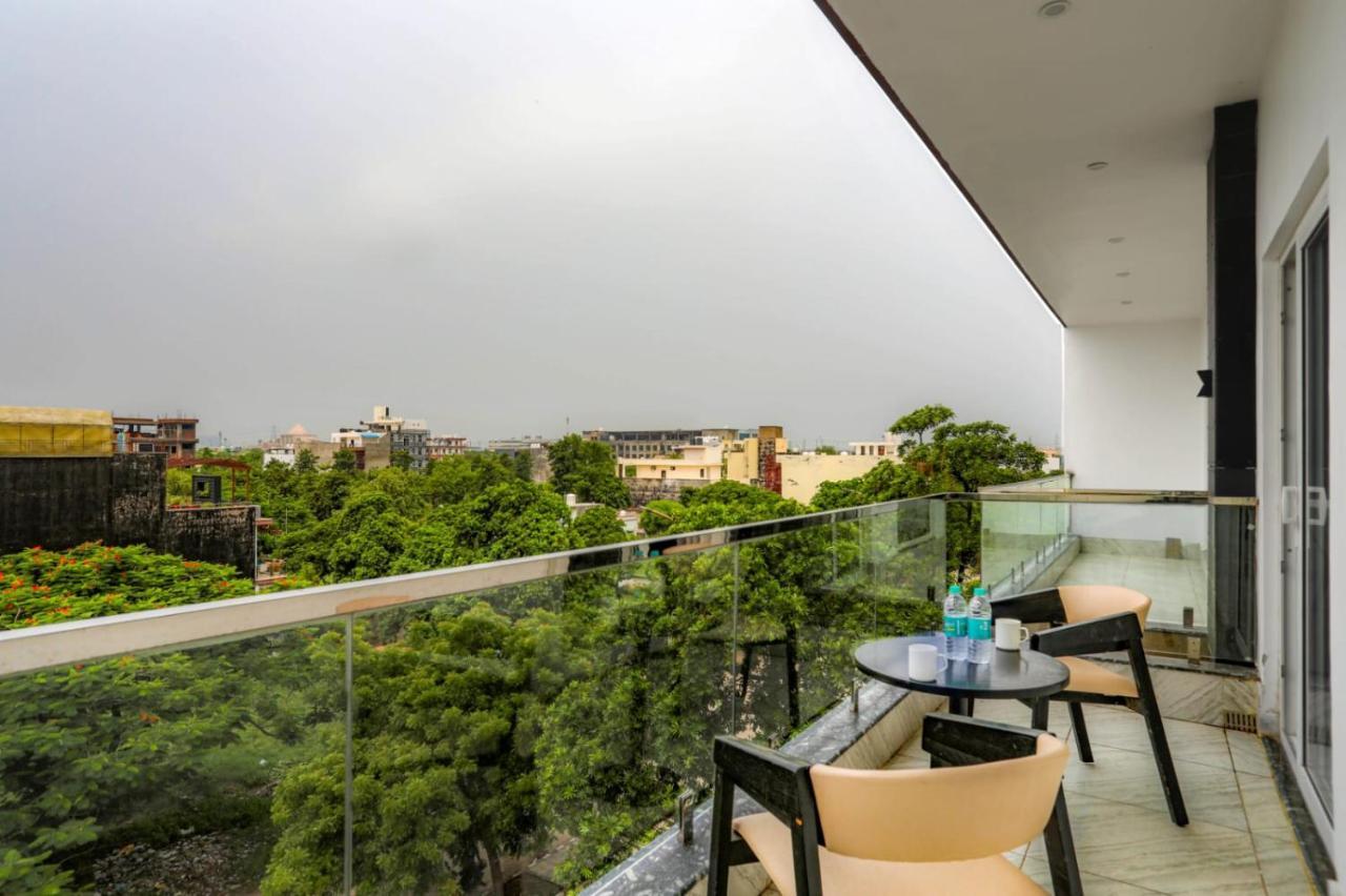 Kds Residency Hotel Greater Noida Exterior photo